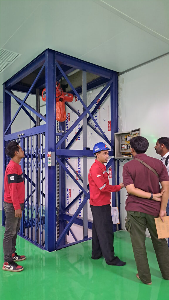 Lift Barang