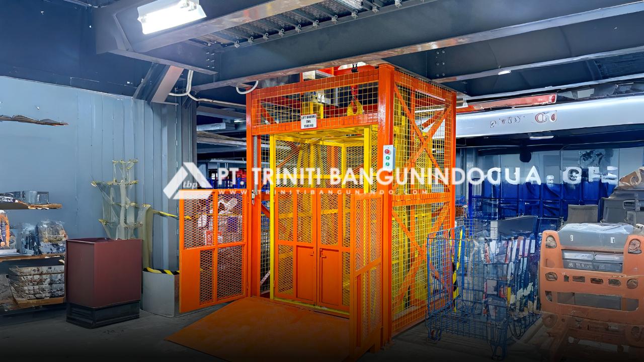 Lift Barang vs Forklift: Pilihan Tepat untuk Meningkatkan Efisiensi Industri Anda