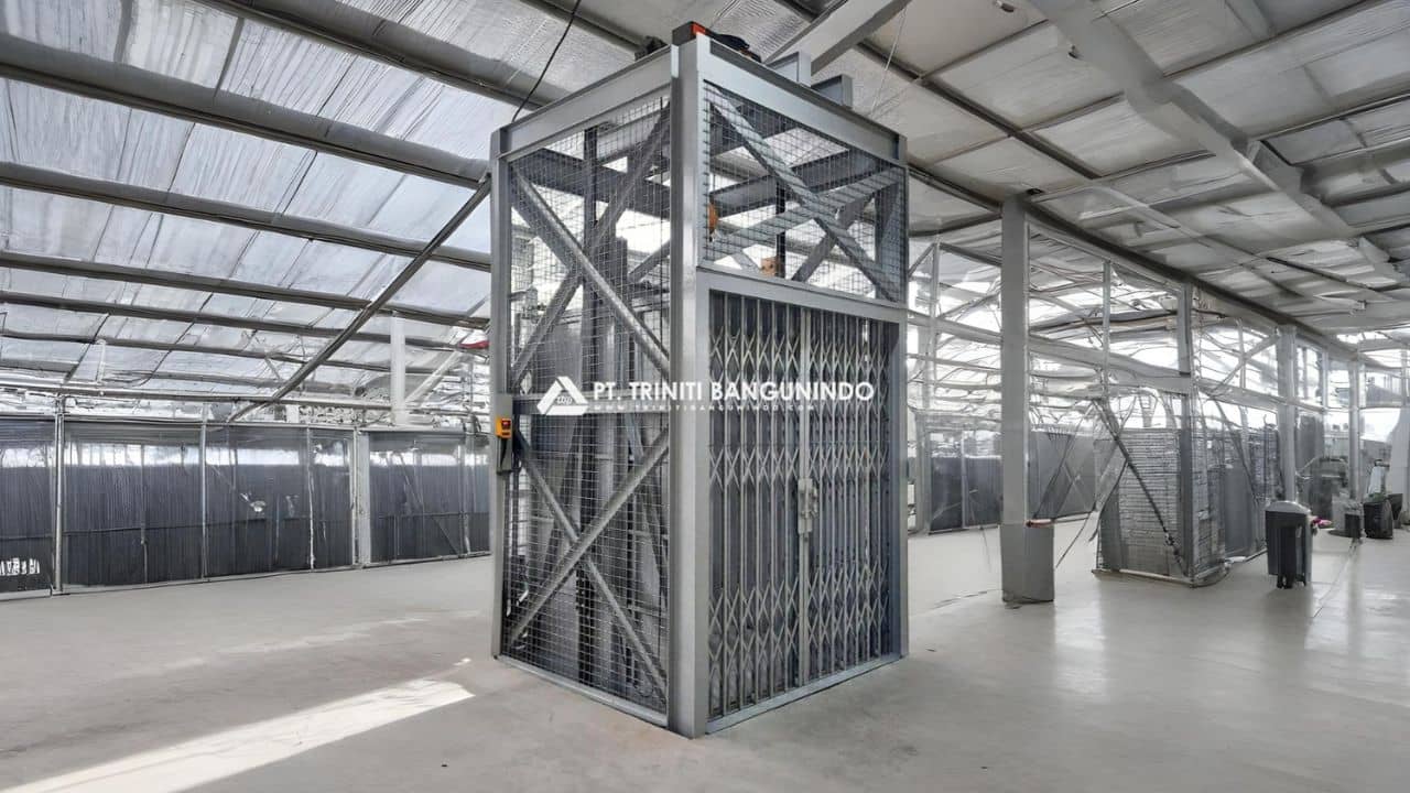 Cargo Lift Electric untuk Industri: Solusi Efisiensi & Keamanan Logistik Vertikal