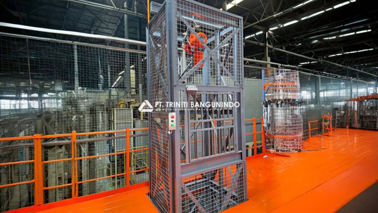 Cargo Lift Electric untuk Industri: Solusi Efisiensi & Keamanan Logistik Vertikal