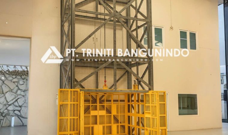 Tren Penggunaan Cargo Lift di Era Industri 4.0: Otomatisasi dan Integrasi Sistem