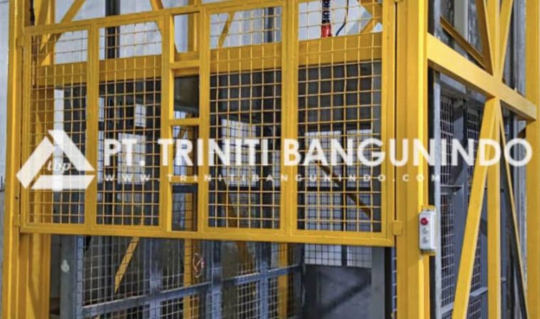 Solusi Cargo Lift untuk Berbagai Sektor Industri